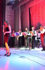 Los Corazónes Calientes In the Concert